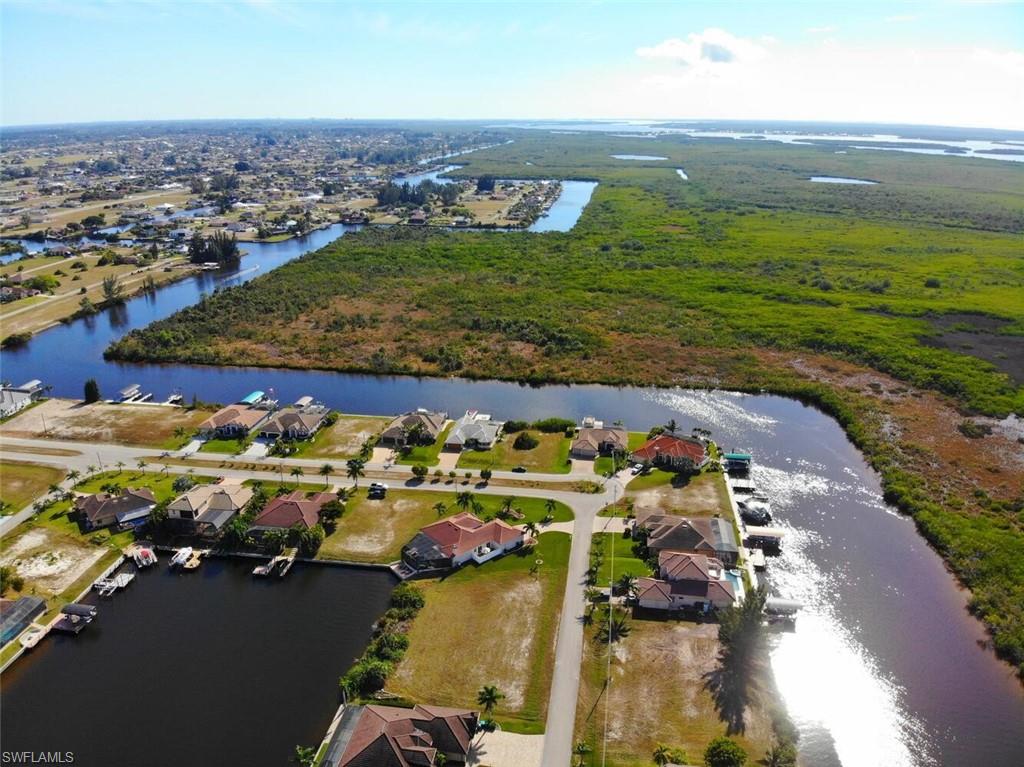 CAPE CORAL - Land