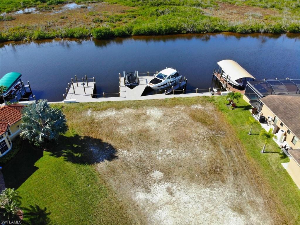 CAPE CORAL - Land