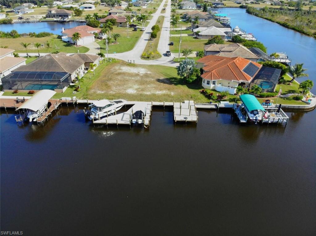 CAPE CORAL - Land