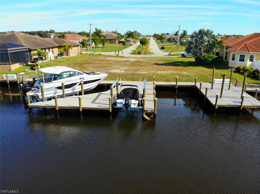 CAPE CORAL - Land