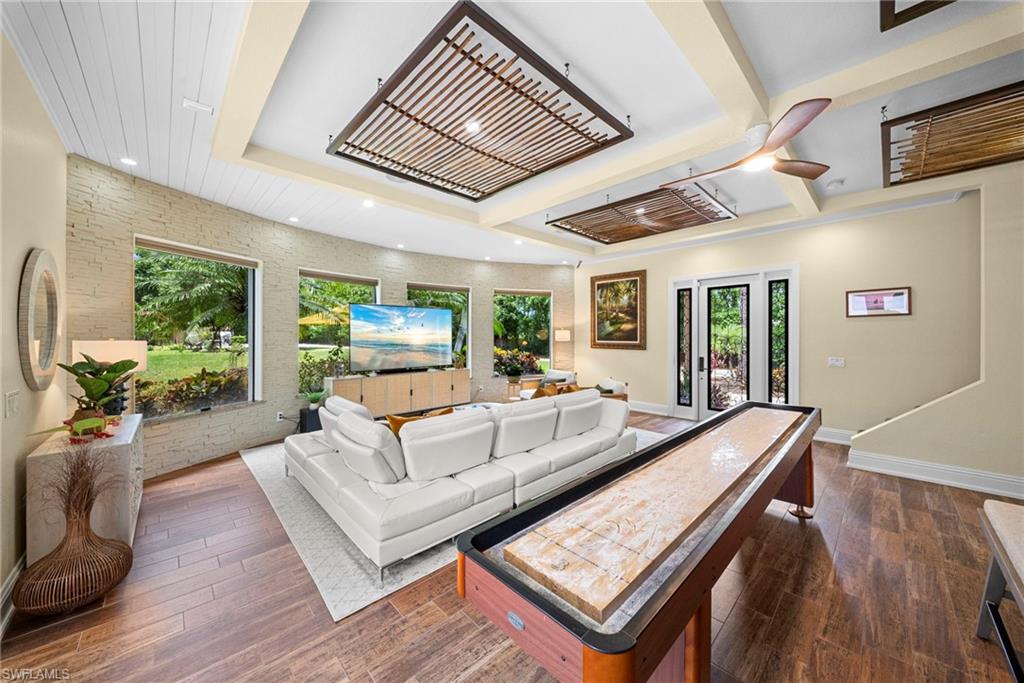 ACREAGE HEADER - Residential