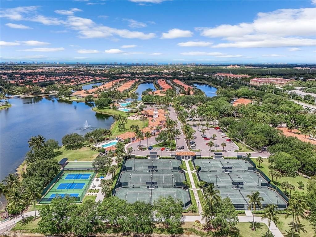 VILLAGE WALK - Residential