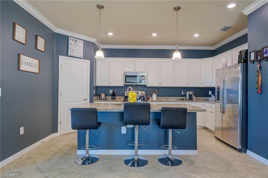 HAMPTON LAKES - Residential Lease