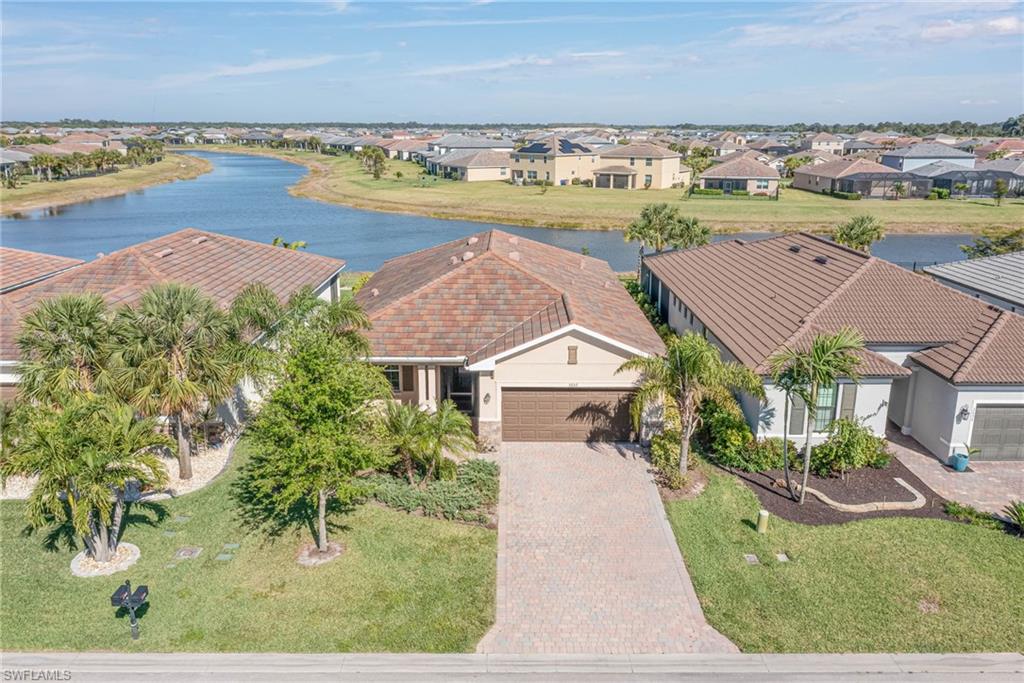 HAMPTON LAKES - Residential Lease
