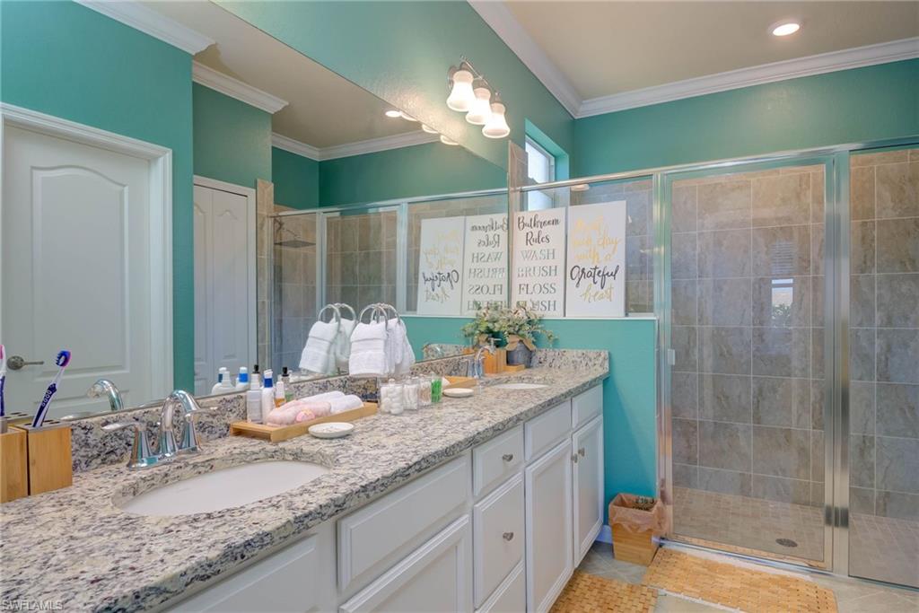 HAMPTON LAKES - Residential Lease