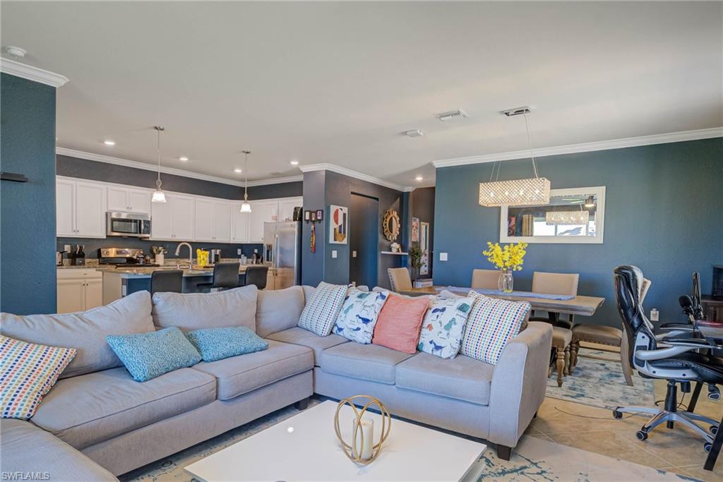HAMPTON LAKES - Residential Lease