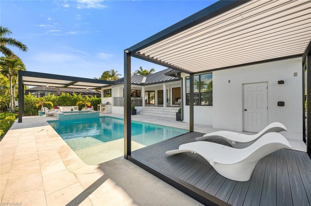 ROYAL HARBOR - Residential
