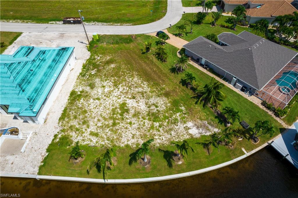 CAPE CORAL - Land