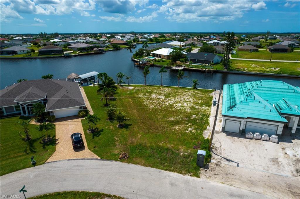 CAPE CORAL - Land