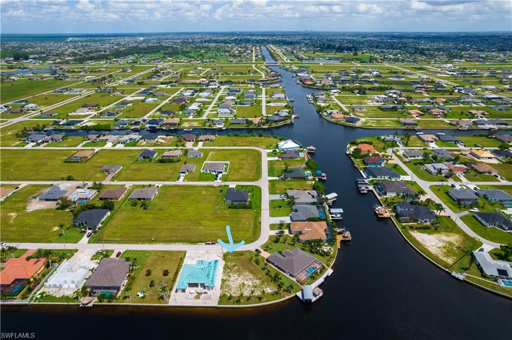 CAPE CORAL - Land