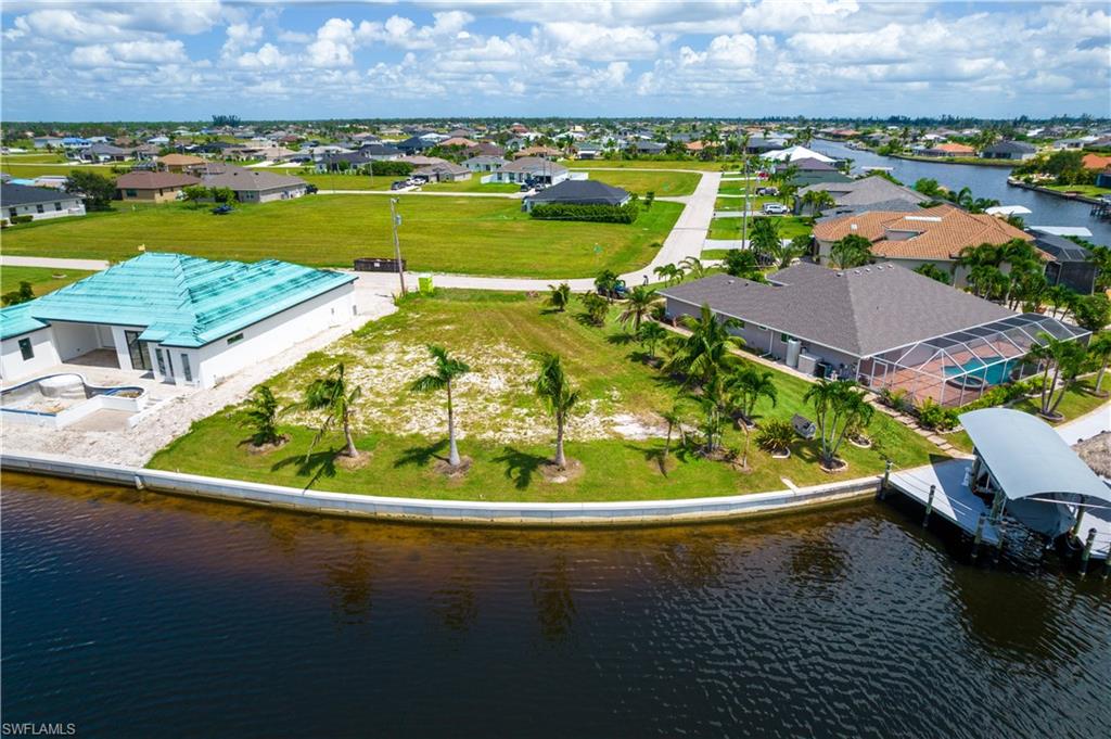 CAPE CORAL - Land