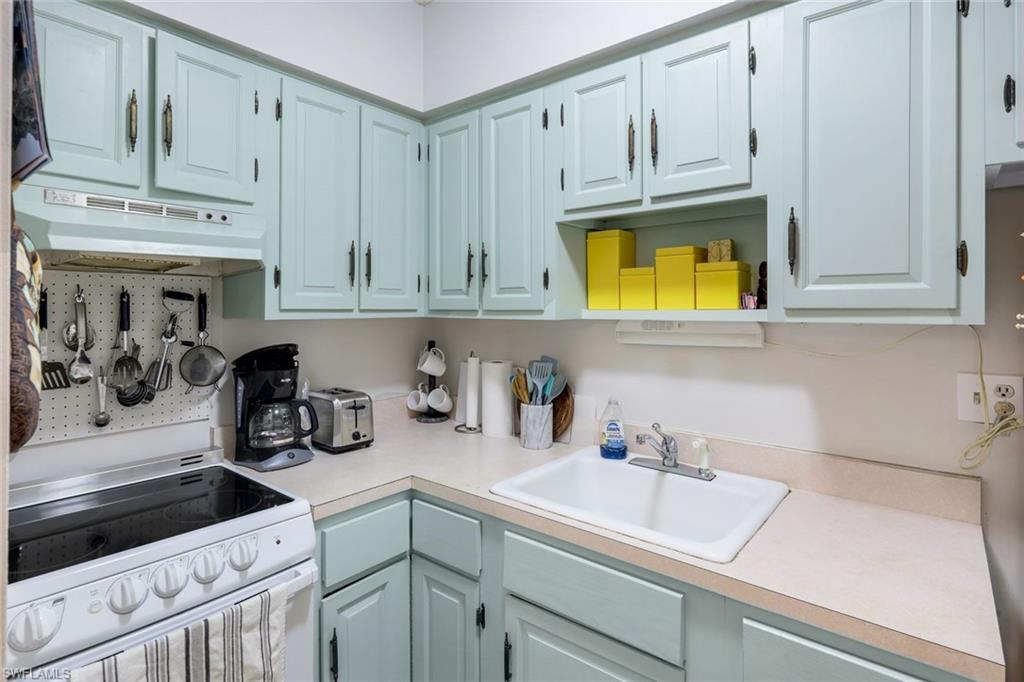 SOUTHWINDS APTS OF MARCO ISLAND - Residential