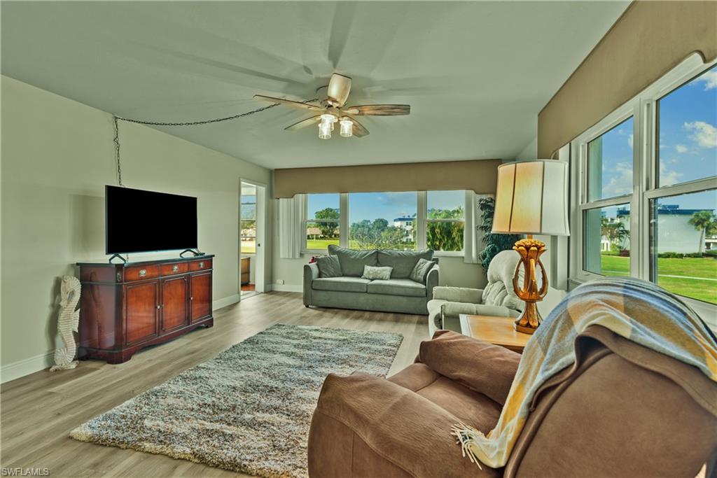 SEVEN LAKES - Residential