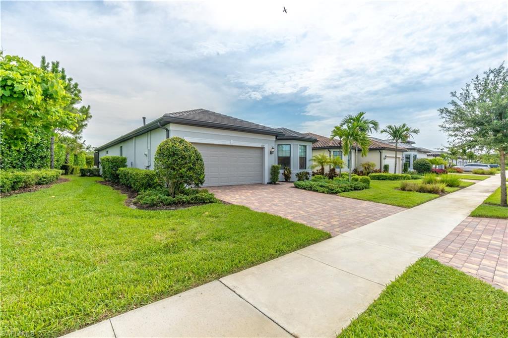 WINDING CYPRESS - Residential