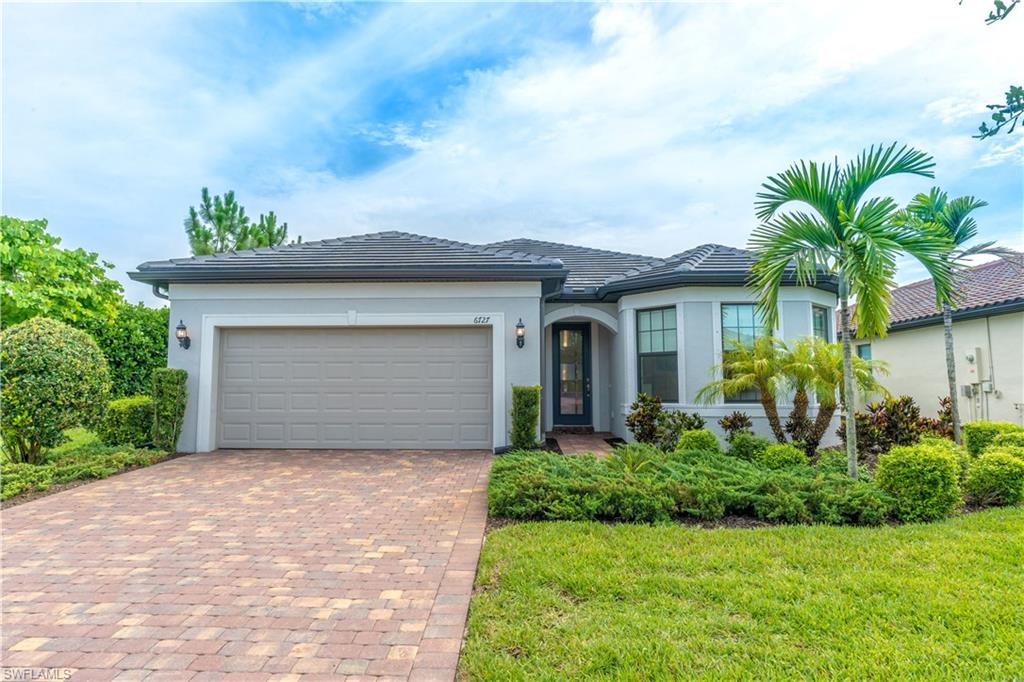 WINDING CYPRESS - Residential