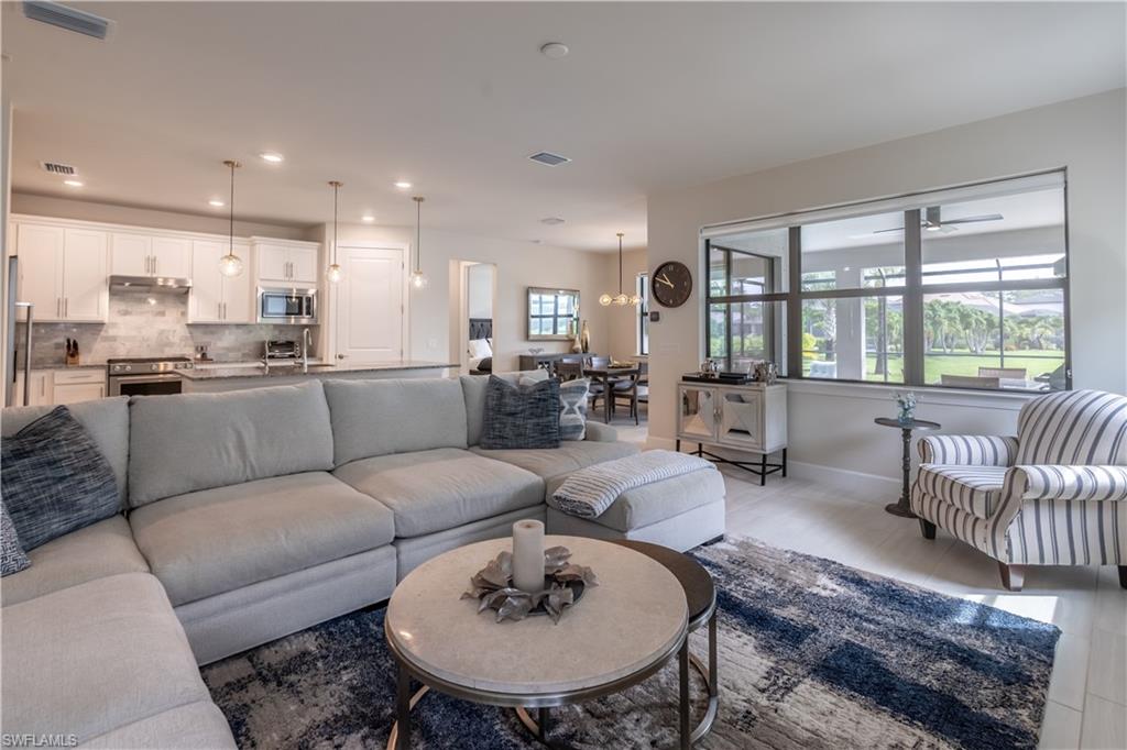 WINDING CYPRESS - Residential