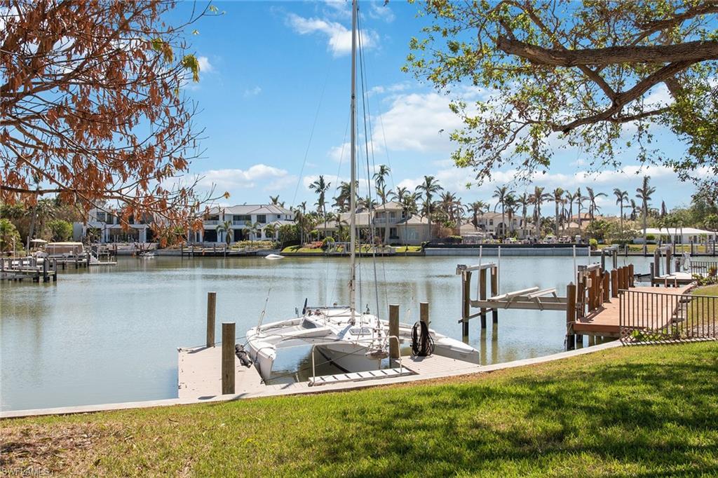 MOORINGS - Residential