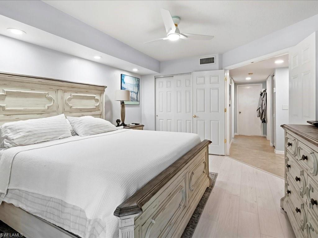 COACH HOMES - Residential