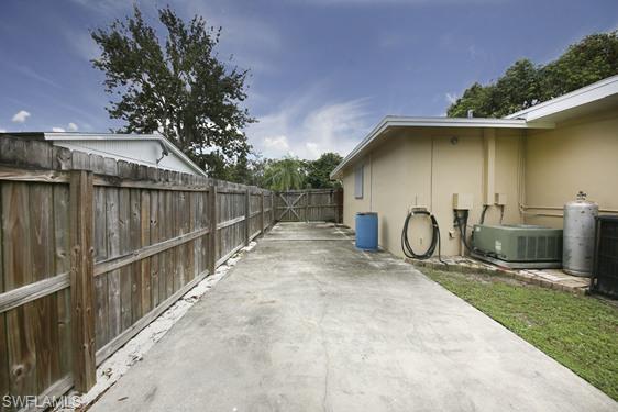 FORT MYERS SHORES - Residential