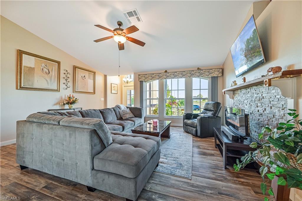 CAPE CORAL - Residential