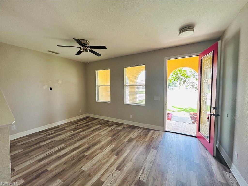 TOWN LAKES - Residential Lease
