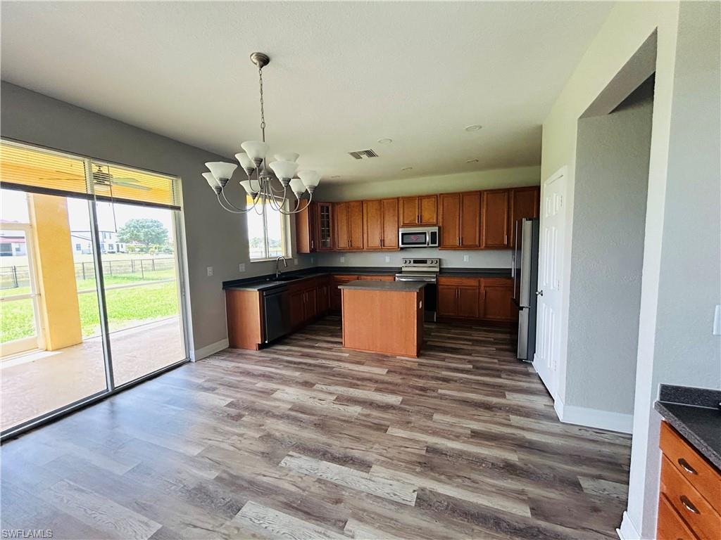 TOWN LAKES - Residential Lease