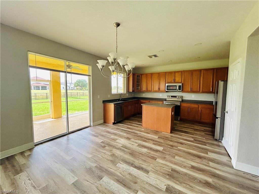 TOWN LAKES - Residential Lease