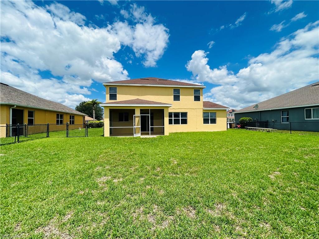 TOWN LAKES - Residential Lease