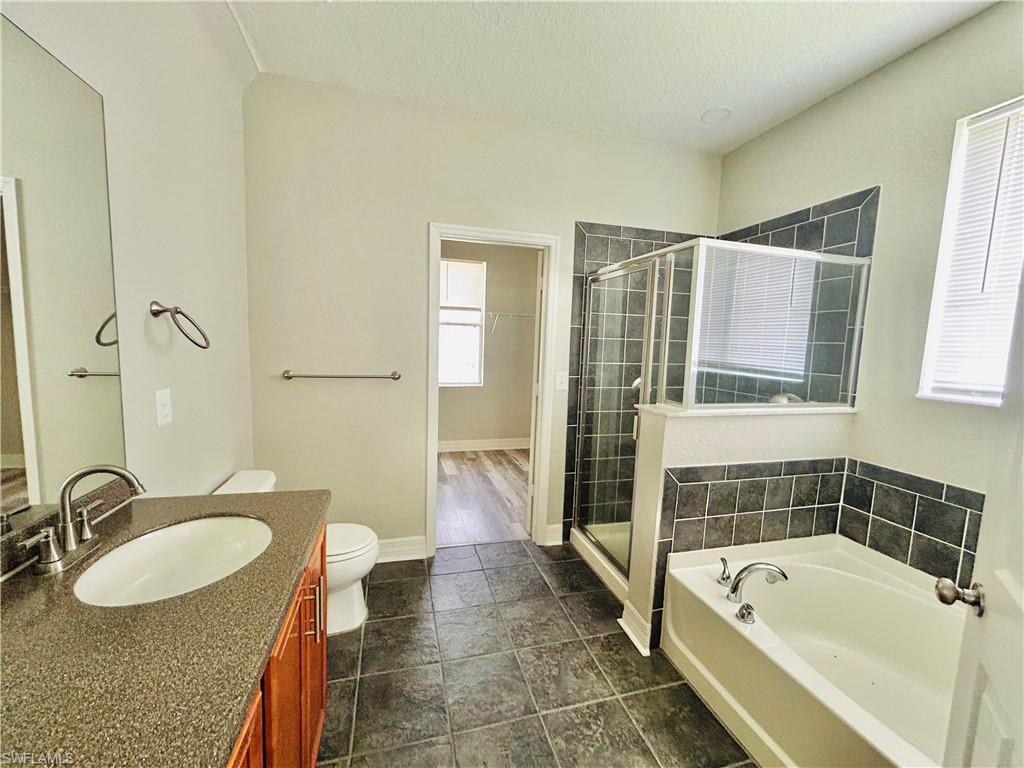 TOWN LAKES - Residential Lease