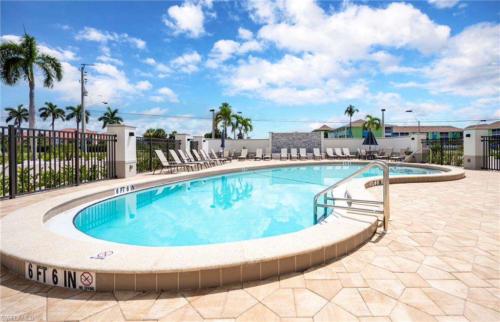 SHAMRON BEACH CONDO - Residential