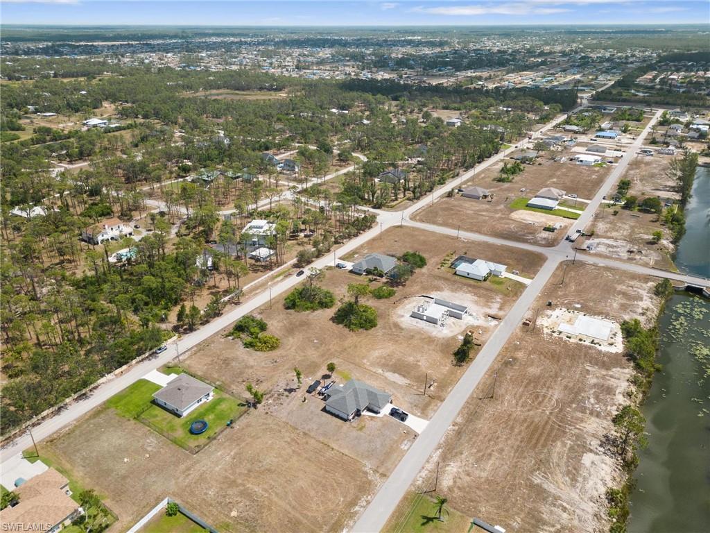 CAPE CORAL - Land