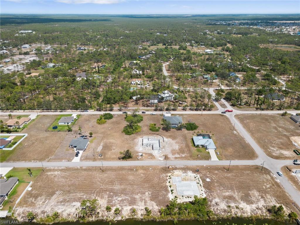 CAPE CORAL - Land