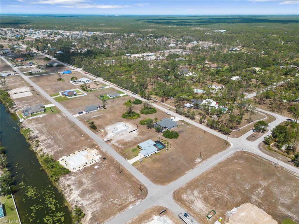 CAPE CORAL - Land