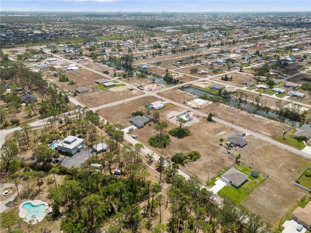 CAPE CORAL - Land