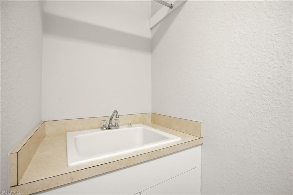 QUARTZ COVE - Residential Lease