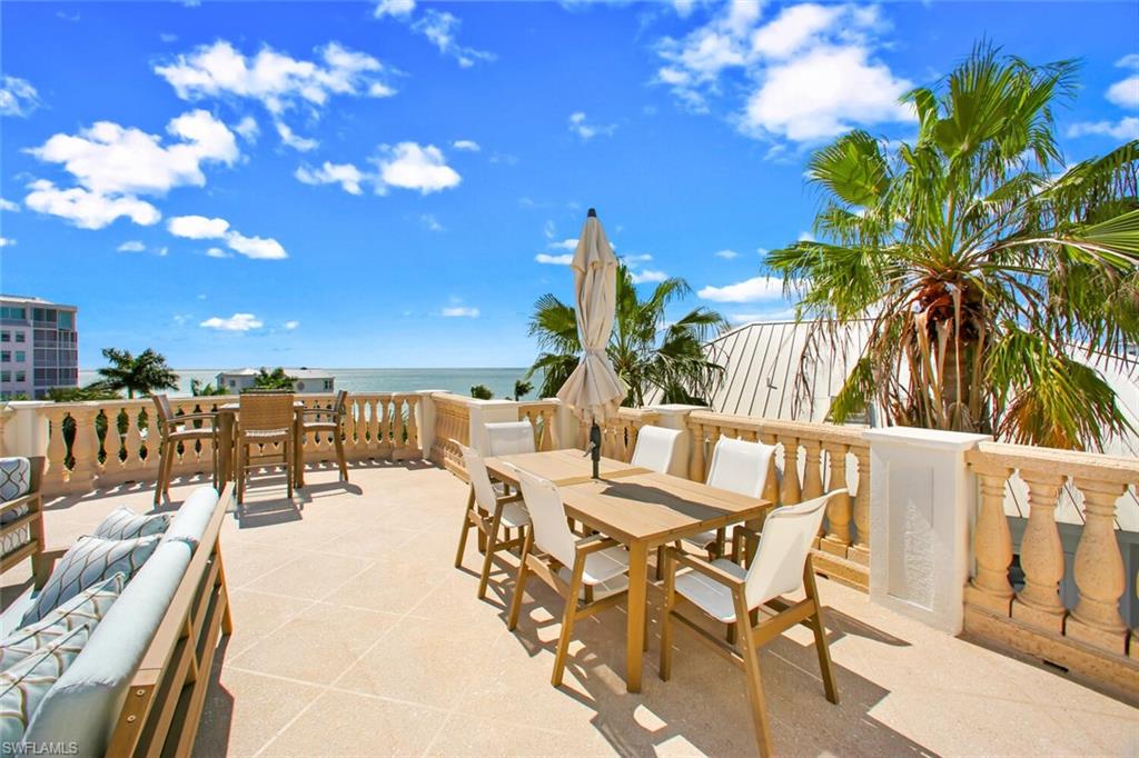 BAREFOOT BEACH - Residential