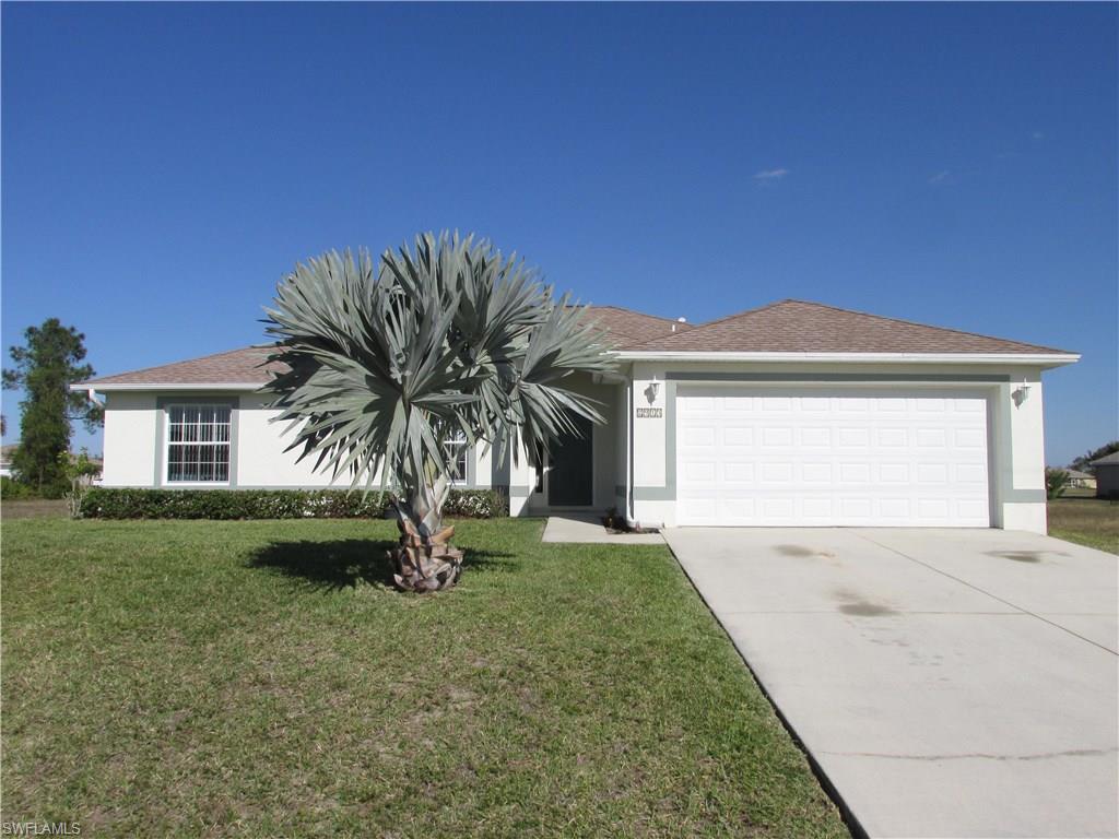 Immaculate 3 bedroom 2 bath 2 car garage home in the NE Cape. This great room floor plan built in 2006 boasts over 1800sf of living, has high ceilings, newer appliances, upgraded flooring, huge master bedroom, master bathroom with garden tub and his and her sinks, spacious guest bedrooms, plenty of outdoor living in the screened in lanai, nice landscaping, close to restaurants, shopping and schools.  Pride of ownership shows in this home so bring your most meticulous buyers!!
