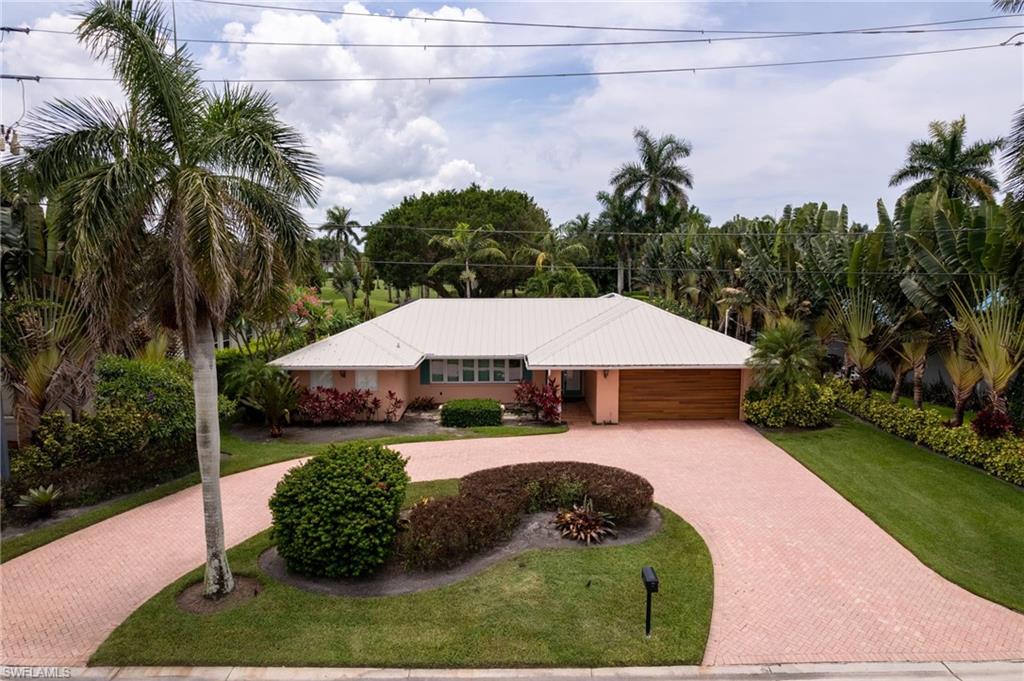 MOORINGS - Residential