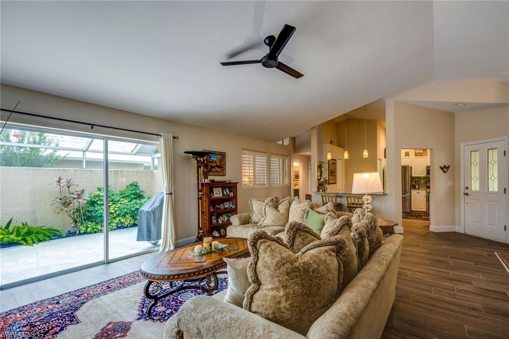 LONGSHORE LAKE - Residential