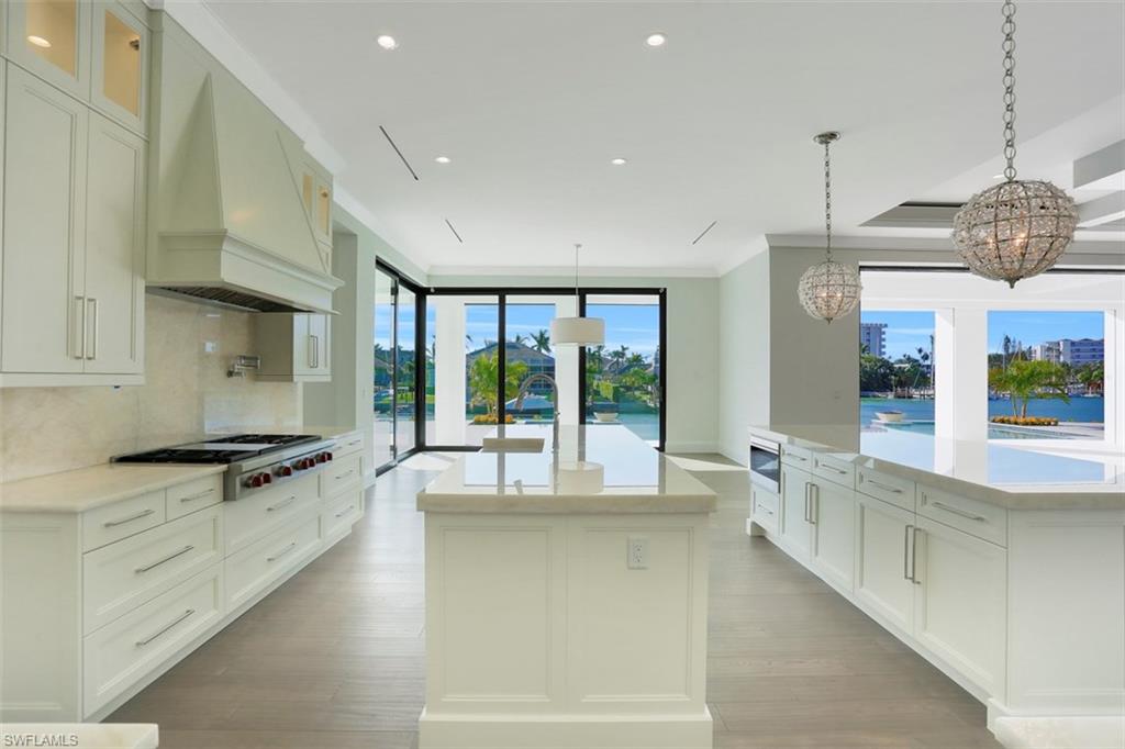 MOORINGS - Residential