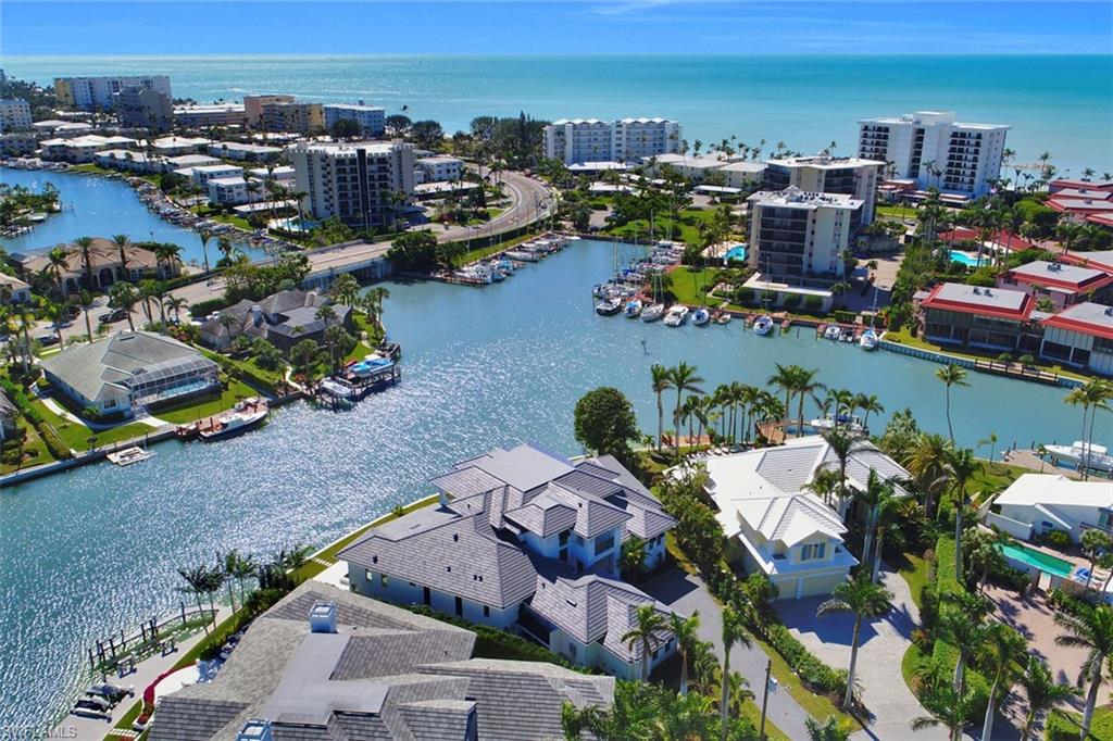 MOORINGS - Residential