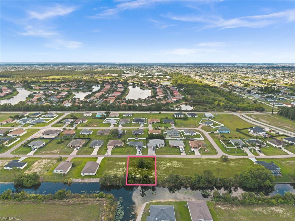 CAPE CORAL - Land