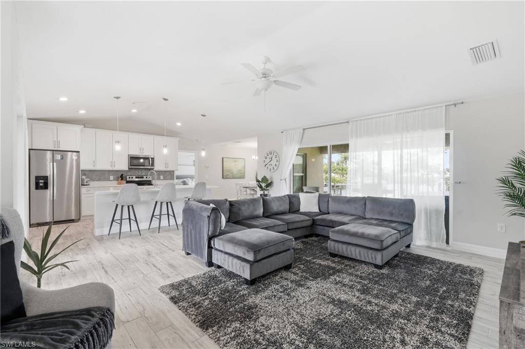 CAPE CORAL - Residential