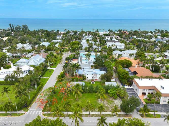 OLDE NAPLES - Land