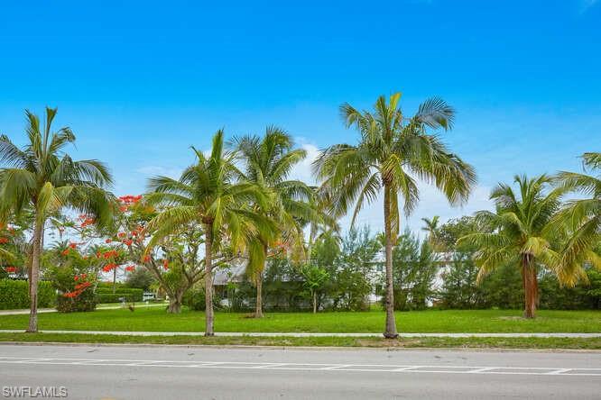 OLDE NAPLES - Land