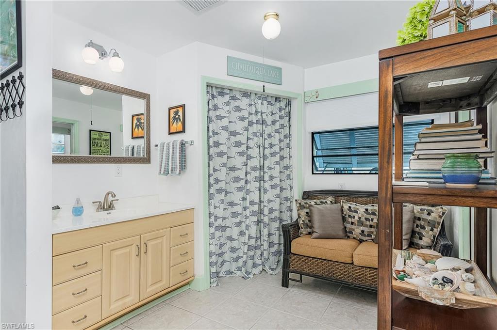 KNIGHTS BOKEELIA ISLE - Residential