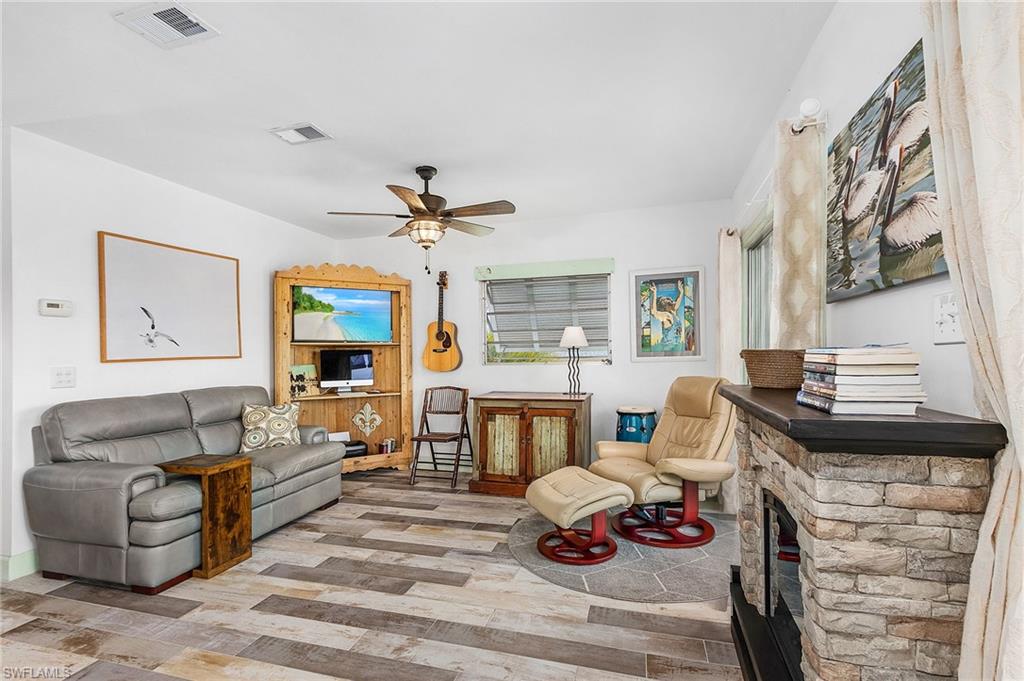 KNIGHTS BOKEELIA ISLE - Residential