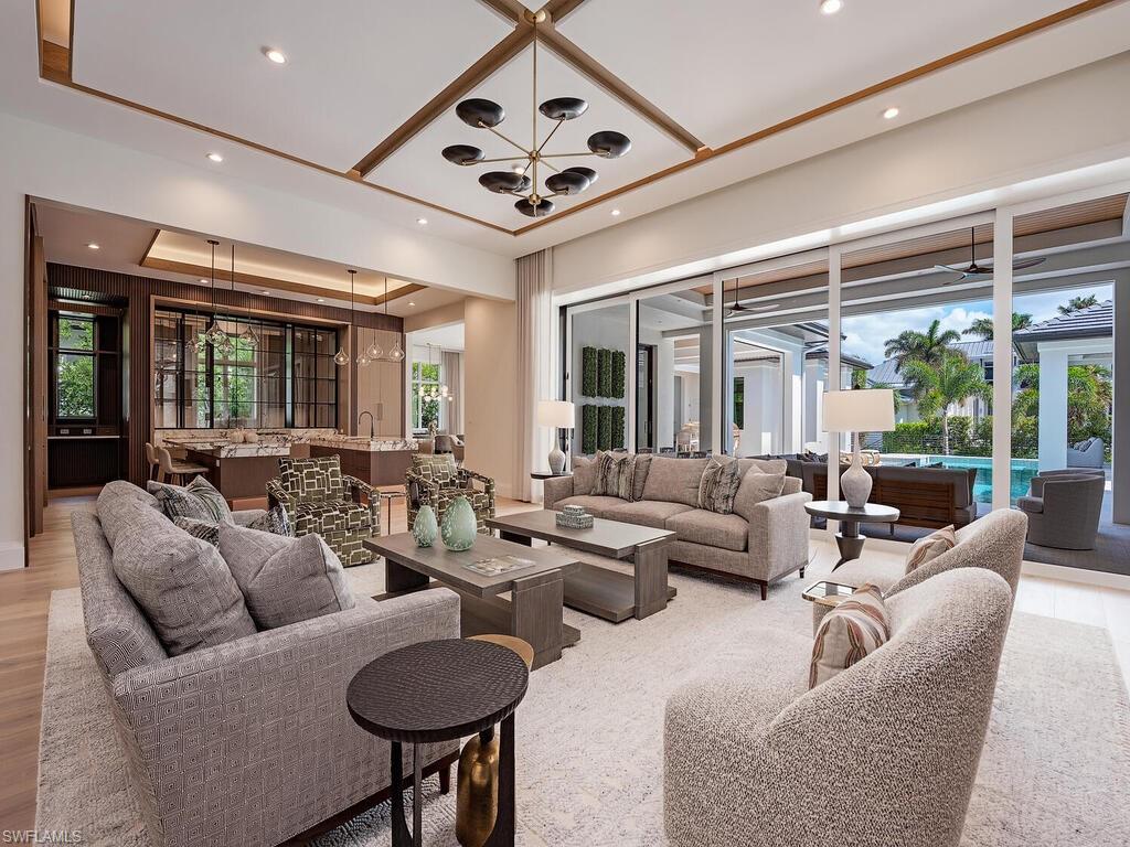 AQUALANE SHORES - Residential