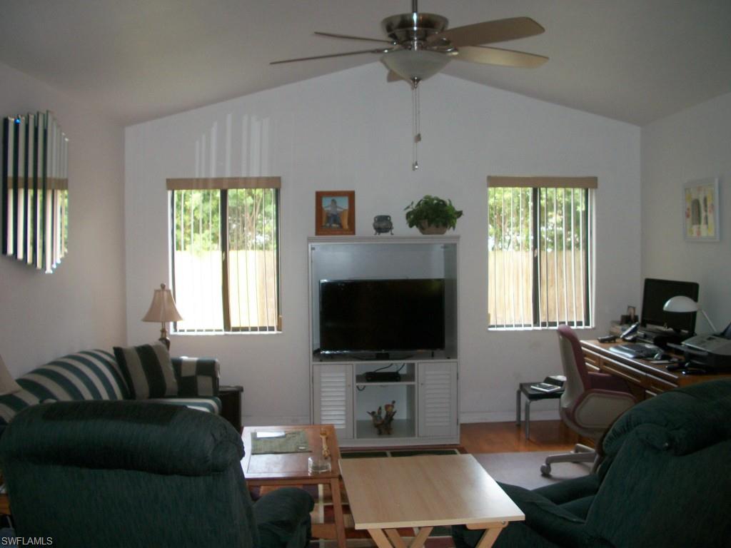 SAN CARLOS PARK - Residential