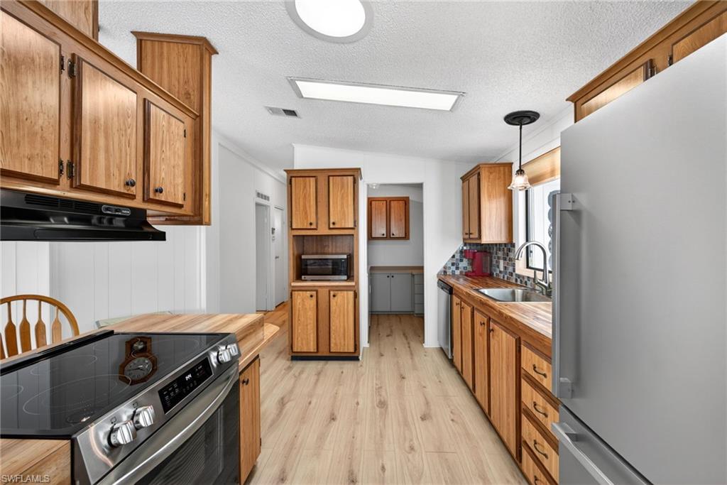 WINDJAMMER VILLAGE OF NAPLES - Residential